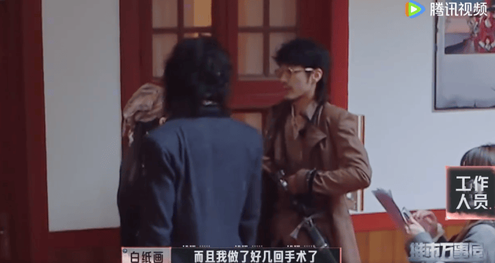 知名演员自曝已做6次手术！这病特爱“招惹”瘦高个男生